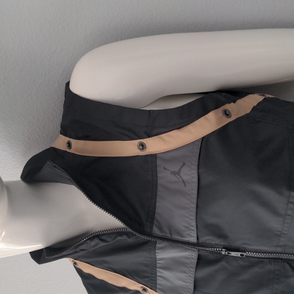 Nike Flight Capsule Utility Jumpsuit with removable sleeves - Picture 4 of 5